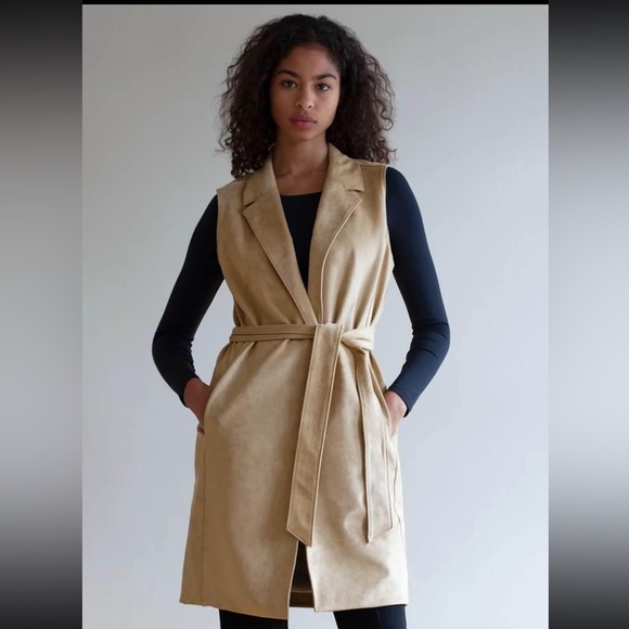 Babaton Suede vest XXS NWT - Picture 2 of 3